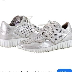 Diba True Poker Hand Perforated Silver Metallic Leather Lace-Up Sneakers‎ 8